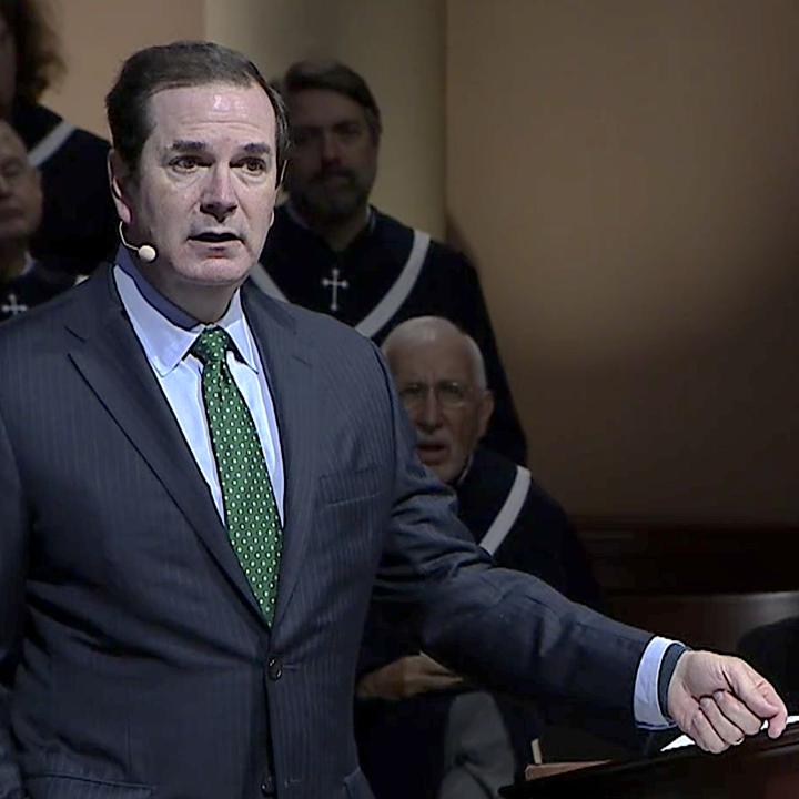 Steve Wells addressing the congregation during his sermon