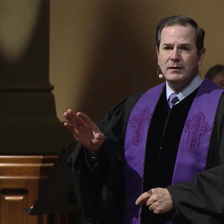 Steve Wells addressing the congregation during his sermon