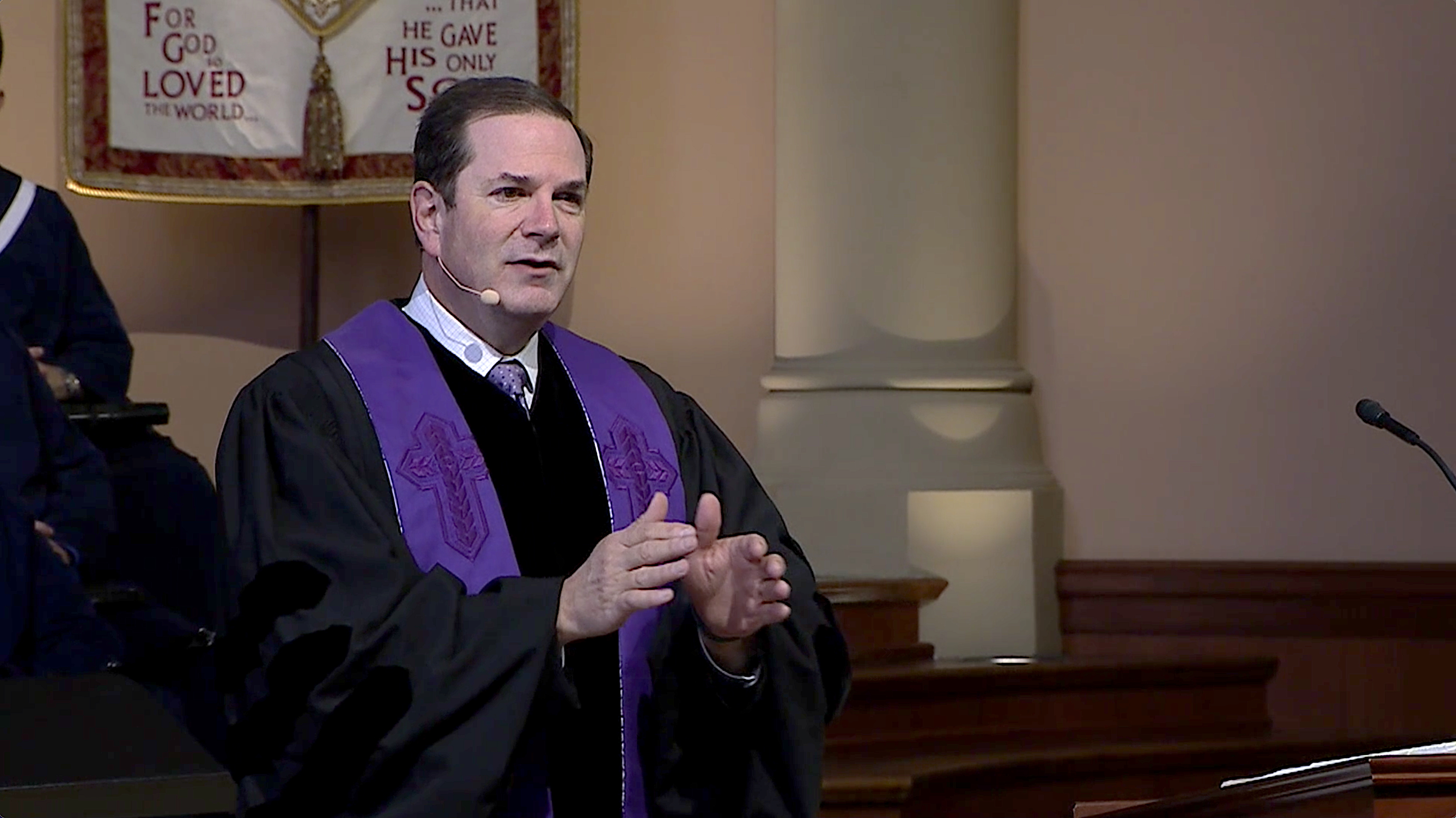 Steve Wells addressing the congregation during his sermon