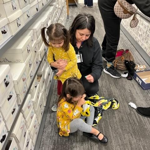 kids shopping for shoes